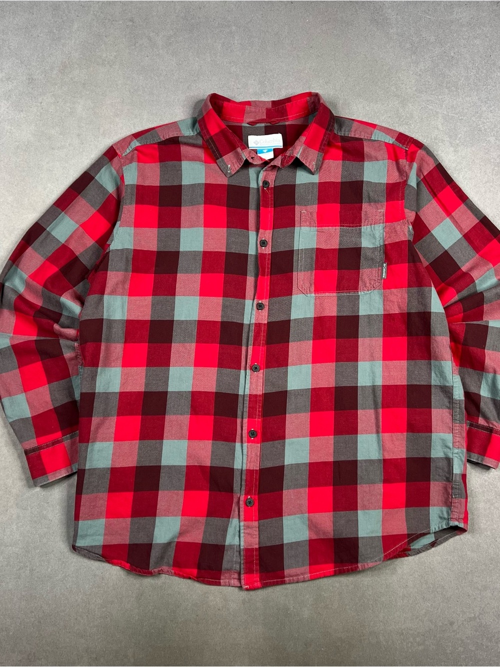 Columbia Plaid Button Down in Red & Gray Size XL Like New